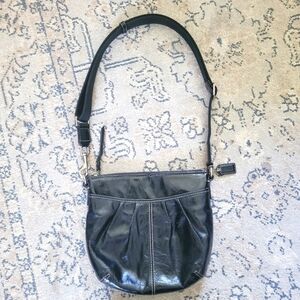 Vintage Coach Soho Pleated Black Patent Leather Swing Crossbody Bag Purse Y2K